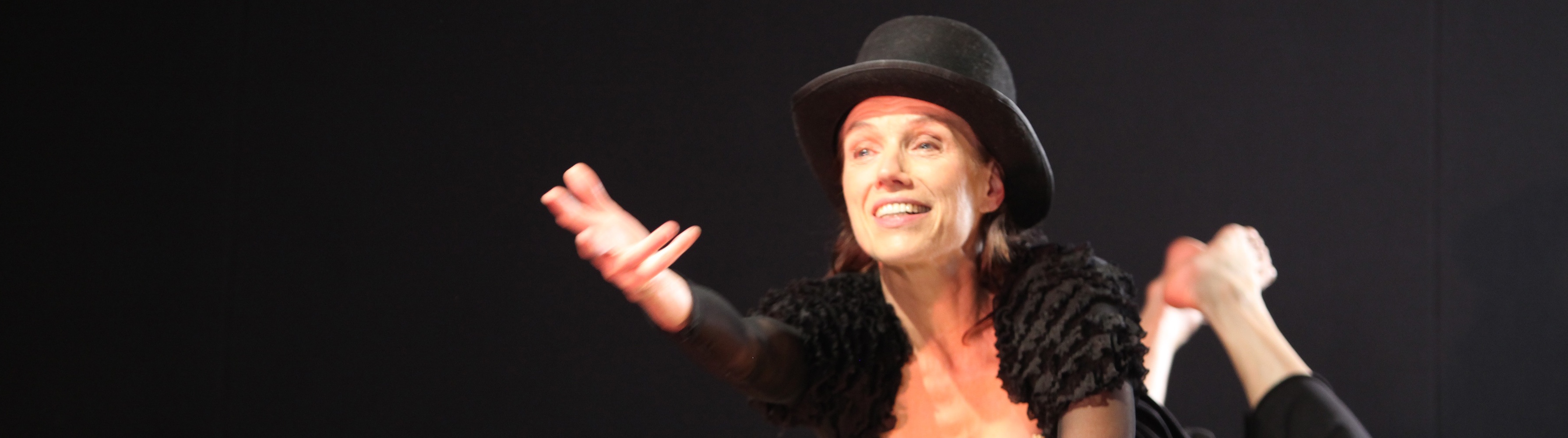 La Robe blanche de Pol Pelletier JEU Revue de théâtre